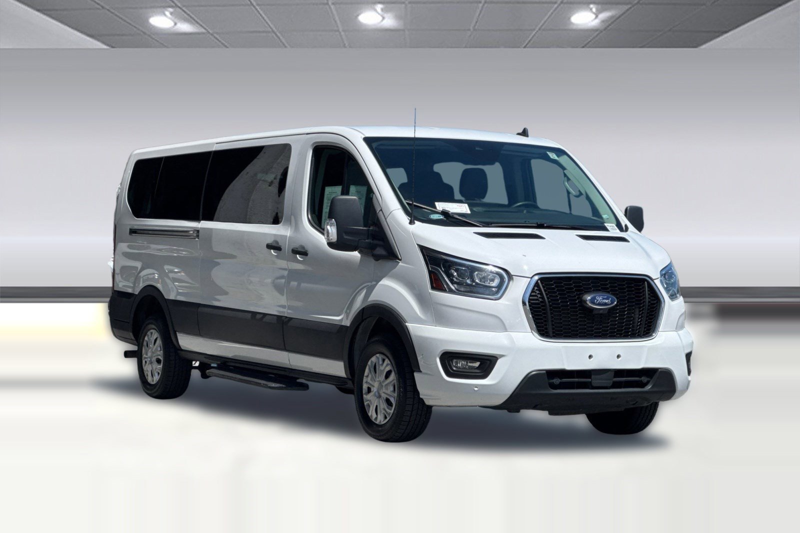 Used 2023 Ford Transit 350 XLT RWD image 6