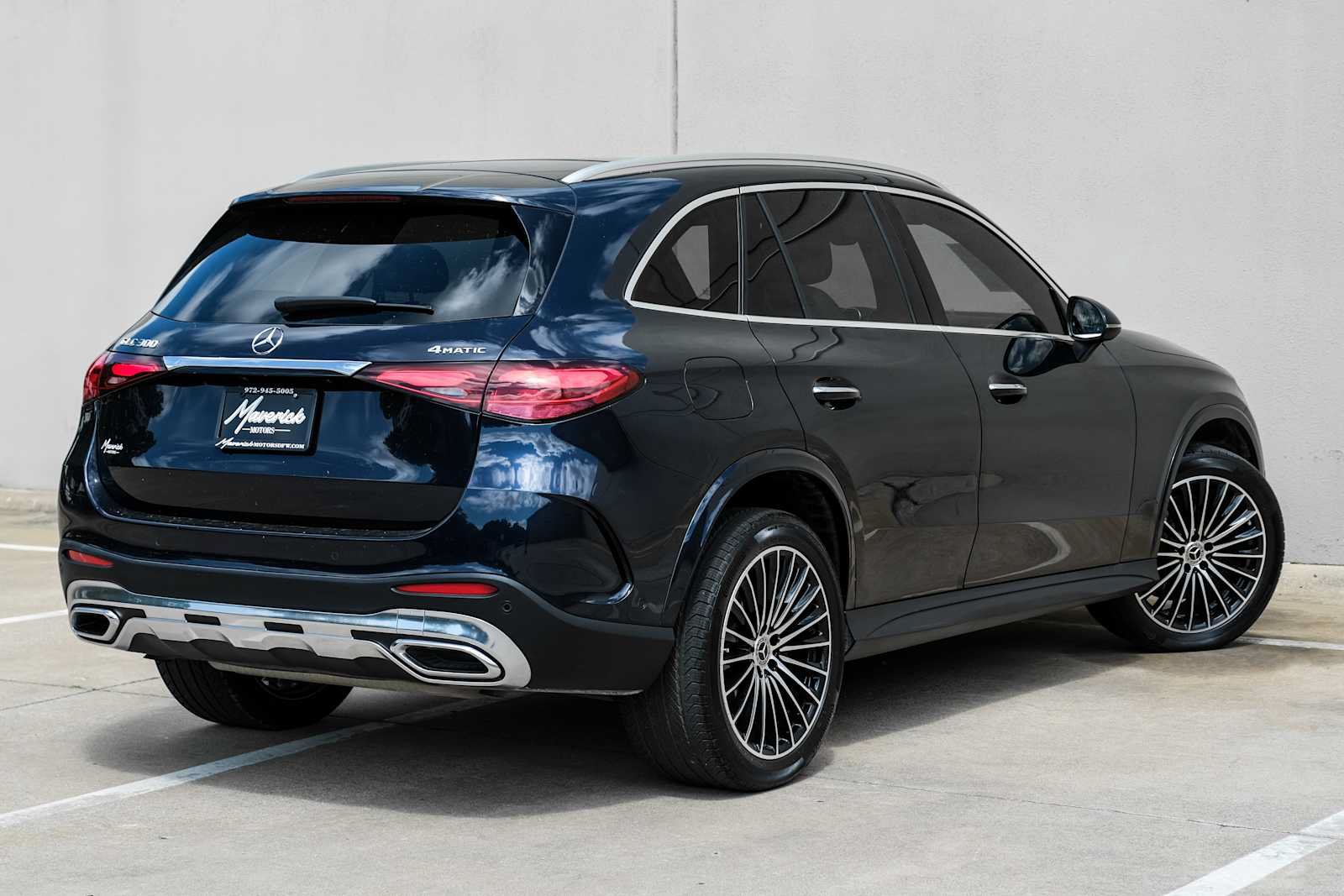 Used 2024 Mercedes-Benz GLC 300 4MATIC image 9