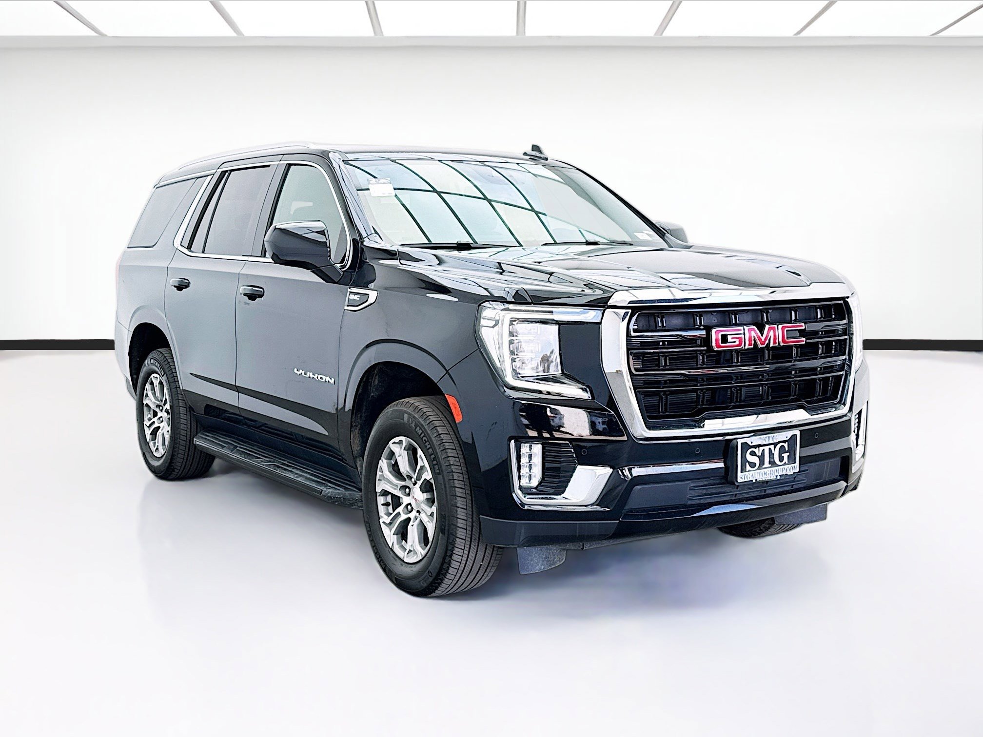 Used 2024 GMC Yukon SLE w/ Max Trailering Package image 3