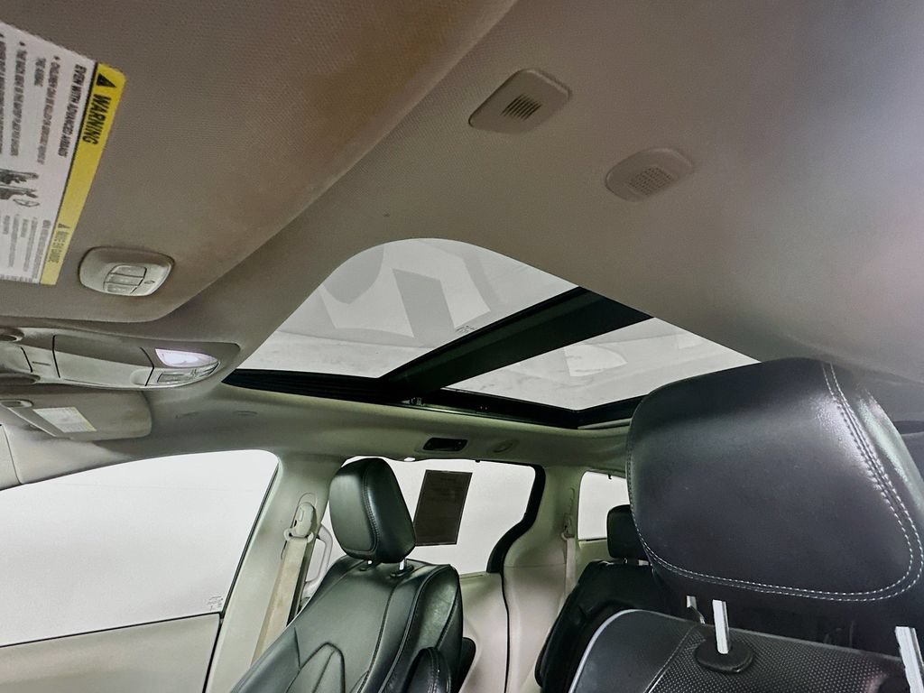 Used 2019 Chrysler Pacifica Limited FWD image 30