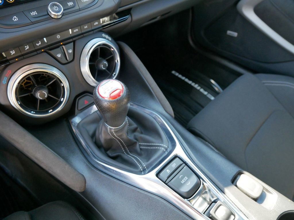 Used 2023 Chevrolet Camaro LT w/ Technology Package image 25