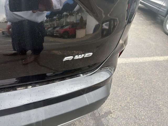 Used 2023 Ford Edge SEL w/ Convenience Package image 4