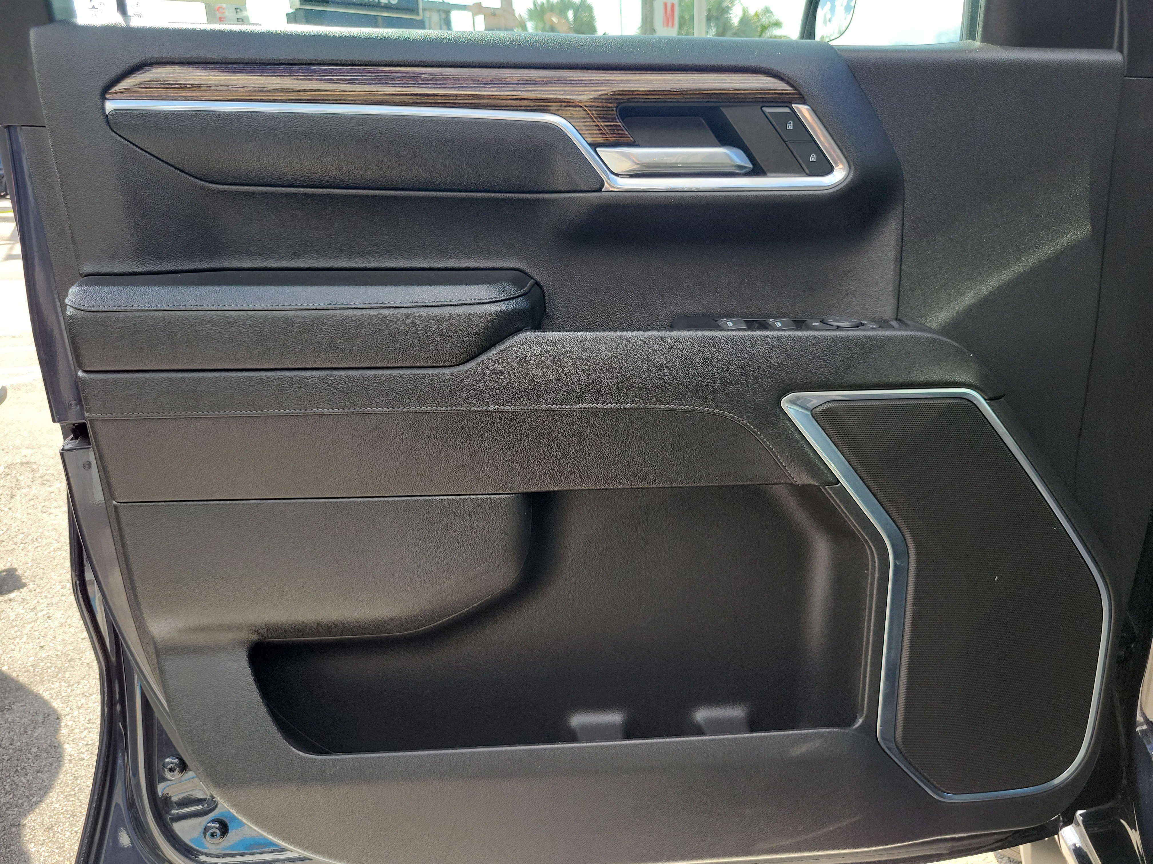 Used 2023 GMC Sierra 1500 Elevation image 23