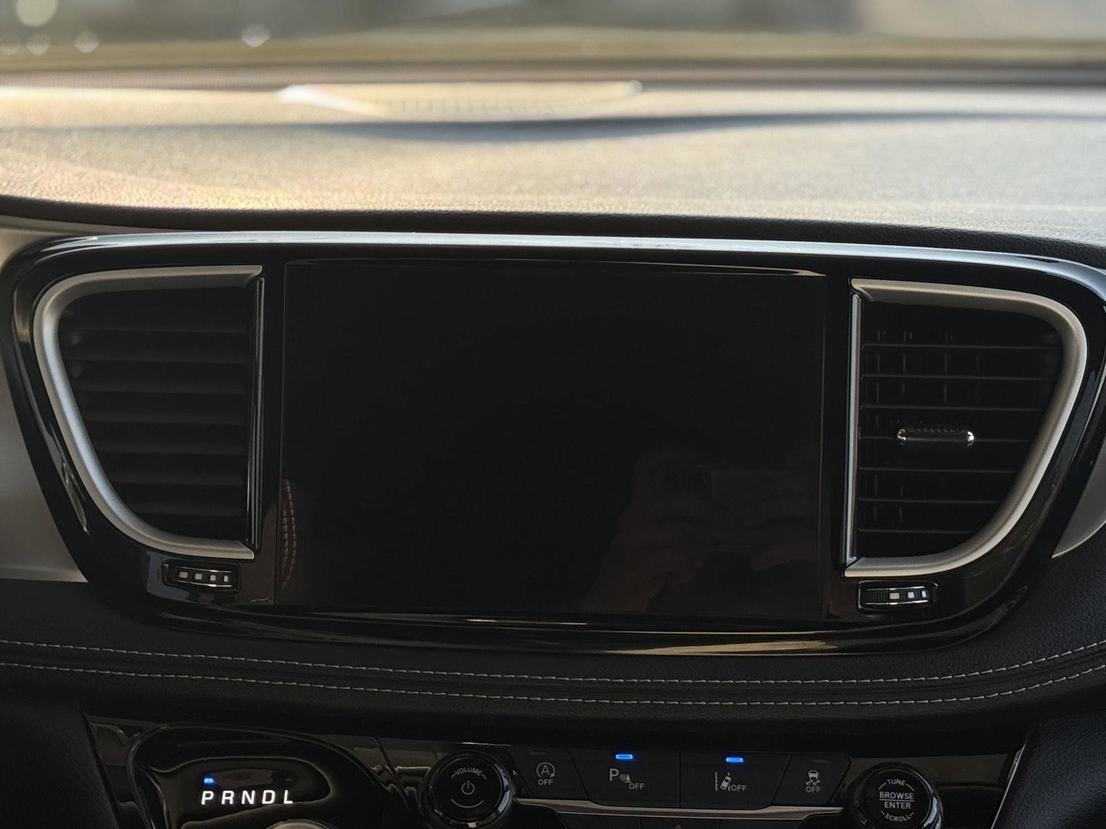 Used 2023 Chrysler Pacifica Touring image 20