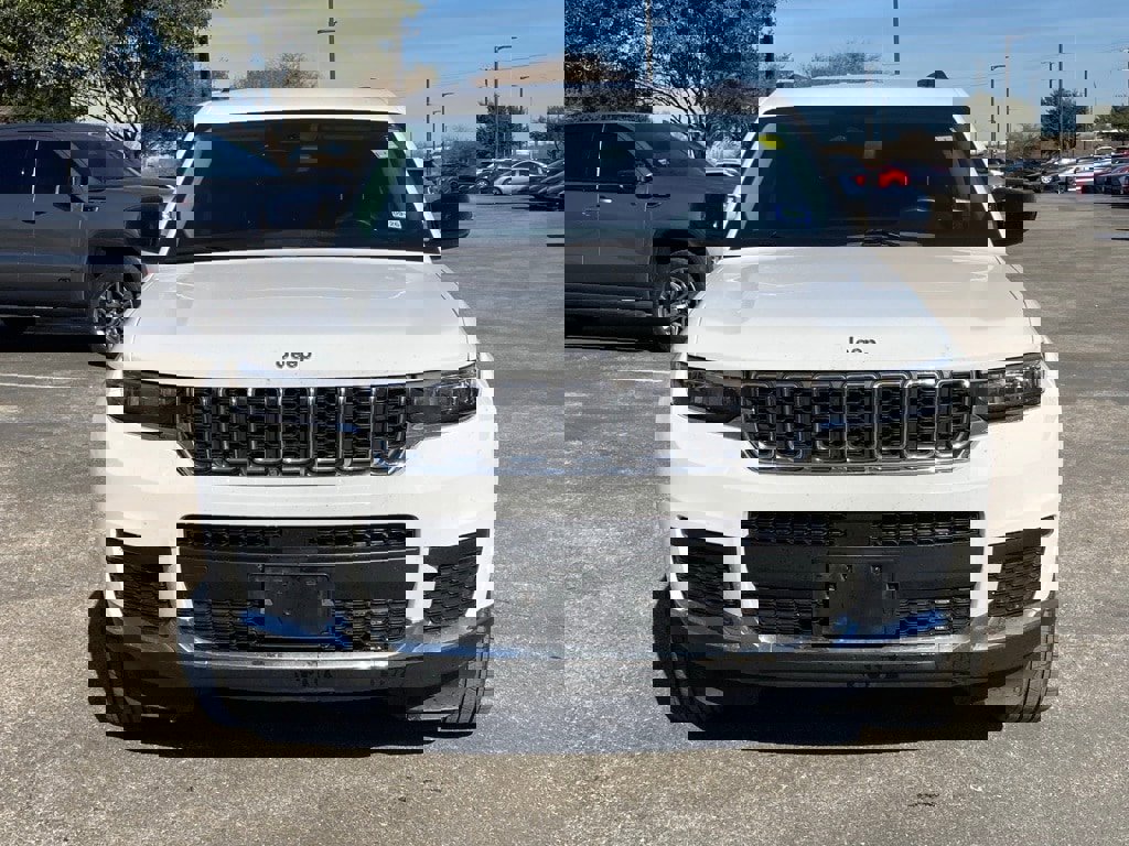 Used 2022 Jeep Grand Cherokee L Laredo w/ Luxury Tech Group I image 2