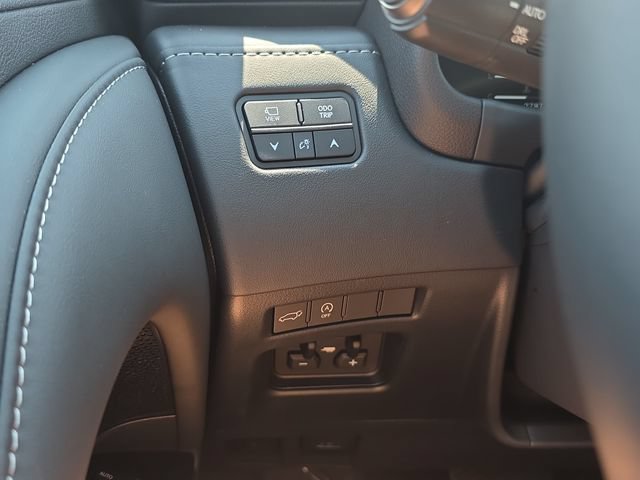 New 2026 Lexus LX 600 4WD w/ Luxury Package image 28