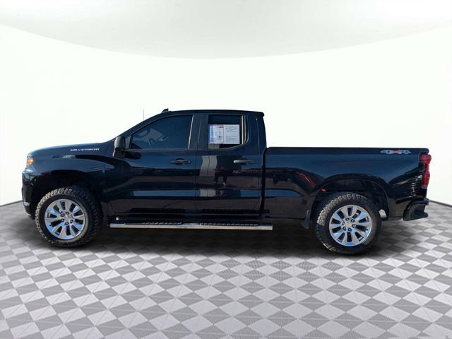 Used 2020 Chevrolet Silverado 1500 Custom w/ Custom Value Package image 4