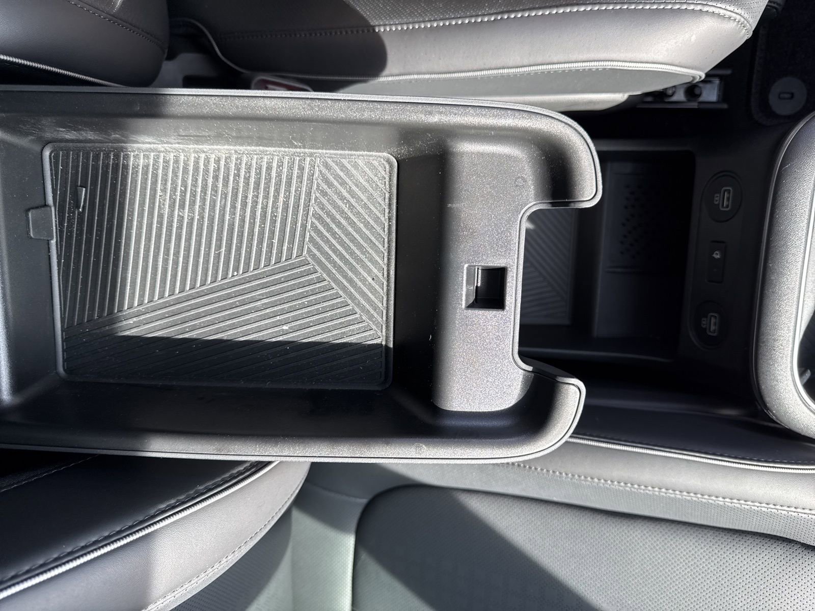 Certified 2023 Hyundai Ioniq 5 Limited w/ Cargo Package image 29