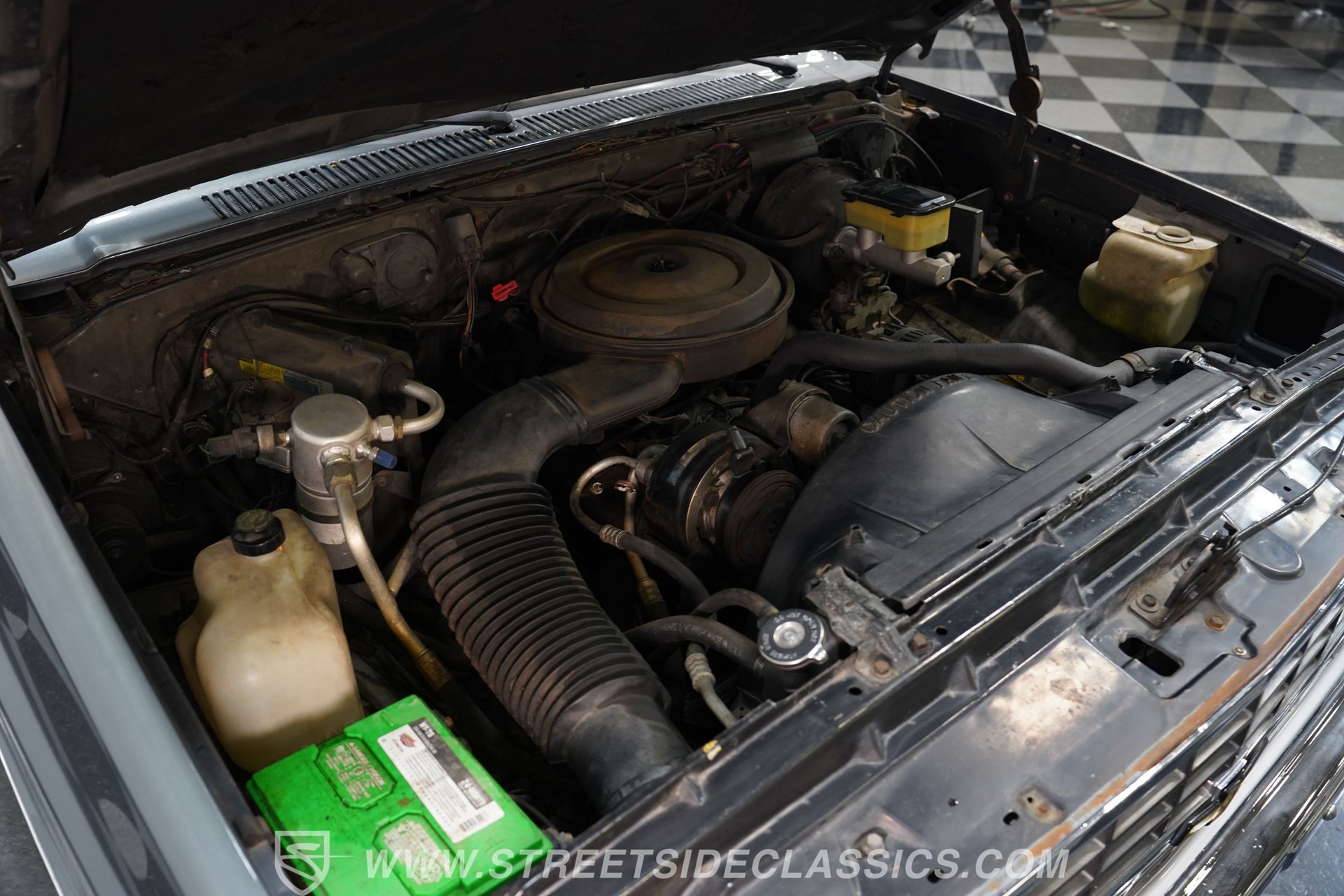Used 1990 Chevrolet Suburban 2WD image 35