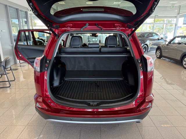 Used 2018 Toyota RAV4 Limited w/ Advanced Technology Package AWD/4WD image 22