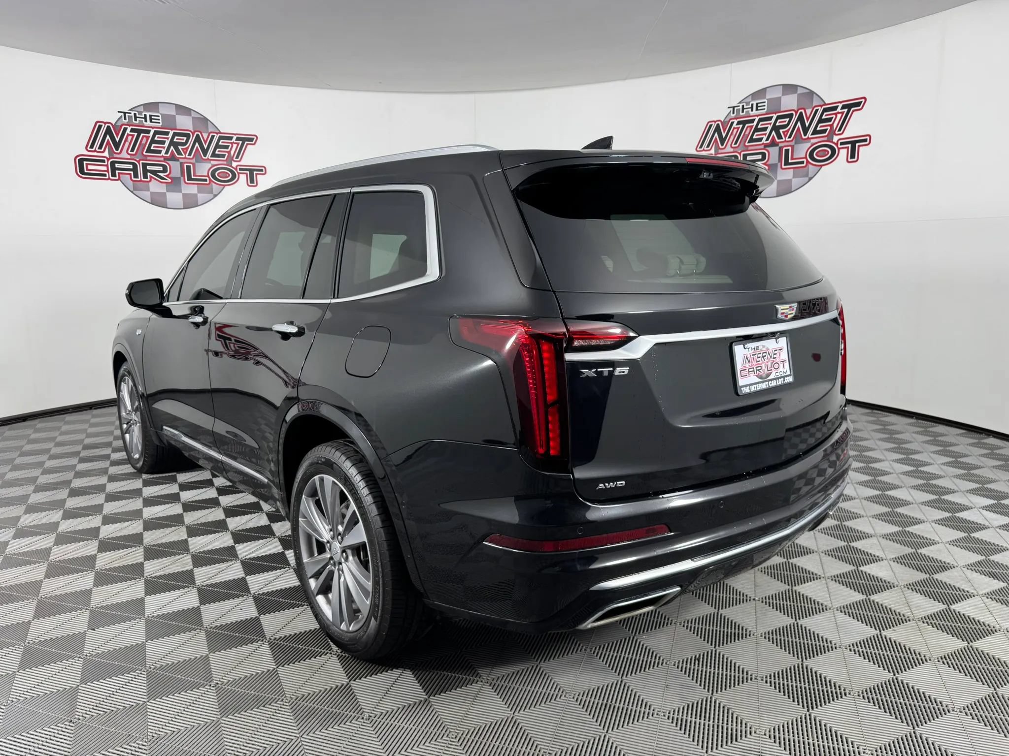 Used 2024 Cadillac XT6 Premium Luxury w/ Technology Package AWD/4WD image 5