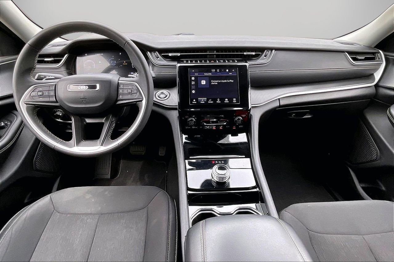 Used 2023 Jeep Grand Cherokee Laredo image 15