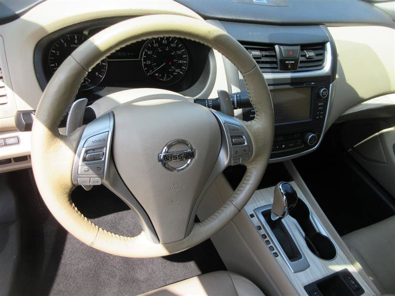 Used 2017 Nissan Altima 3.5 SL w/ 3.5SL Technology Package image 14
