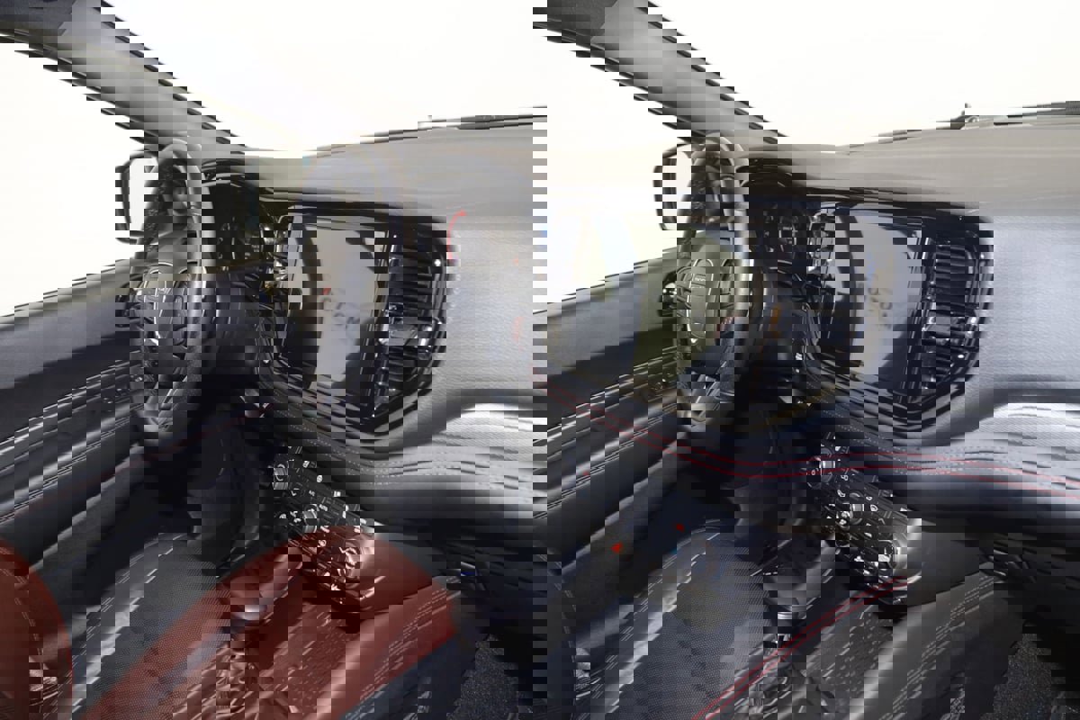 Used 2025 Dodge Durango GT image 44