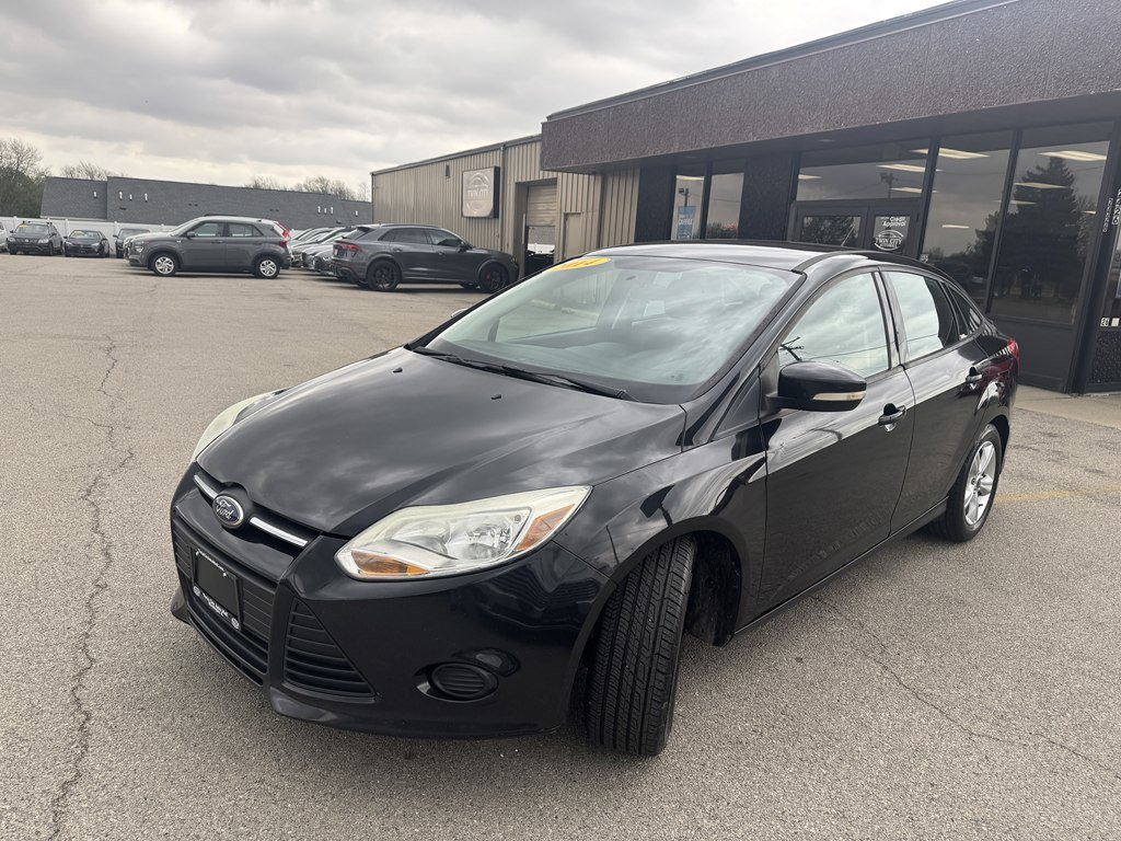 Used 2014 Ford Focus SE w/ SE Winter Package FWD image 3