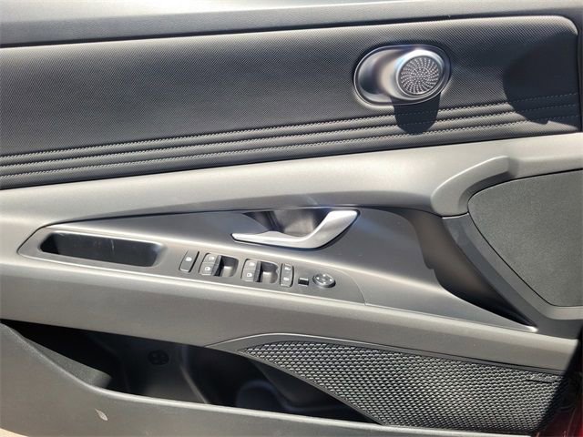 New 2025 Hyundai Elantra Limited image 19