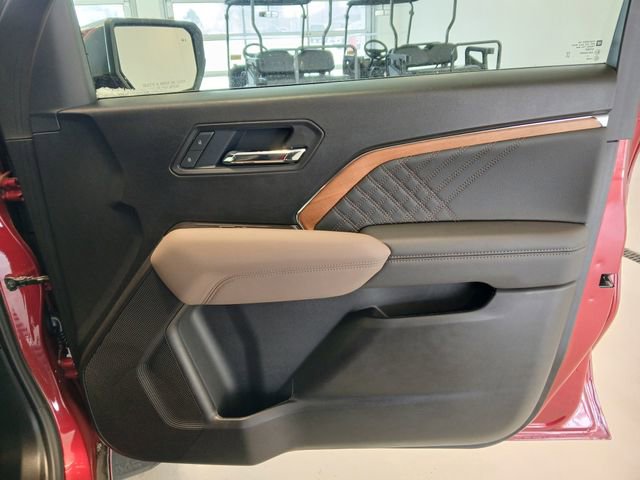 Certified 2025 GMC Canyon Denali image 17