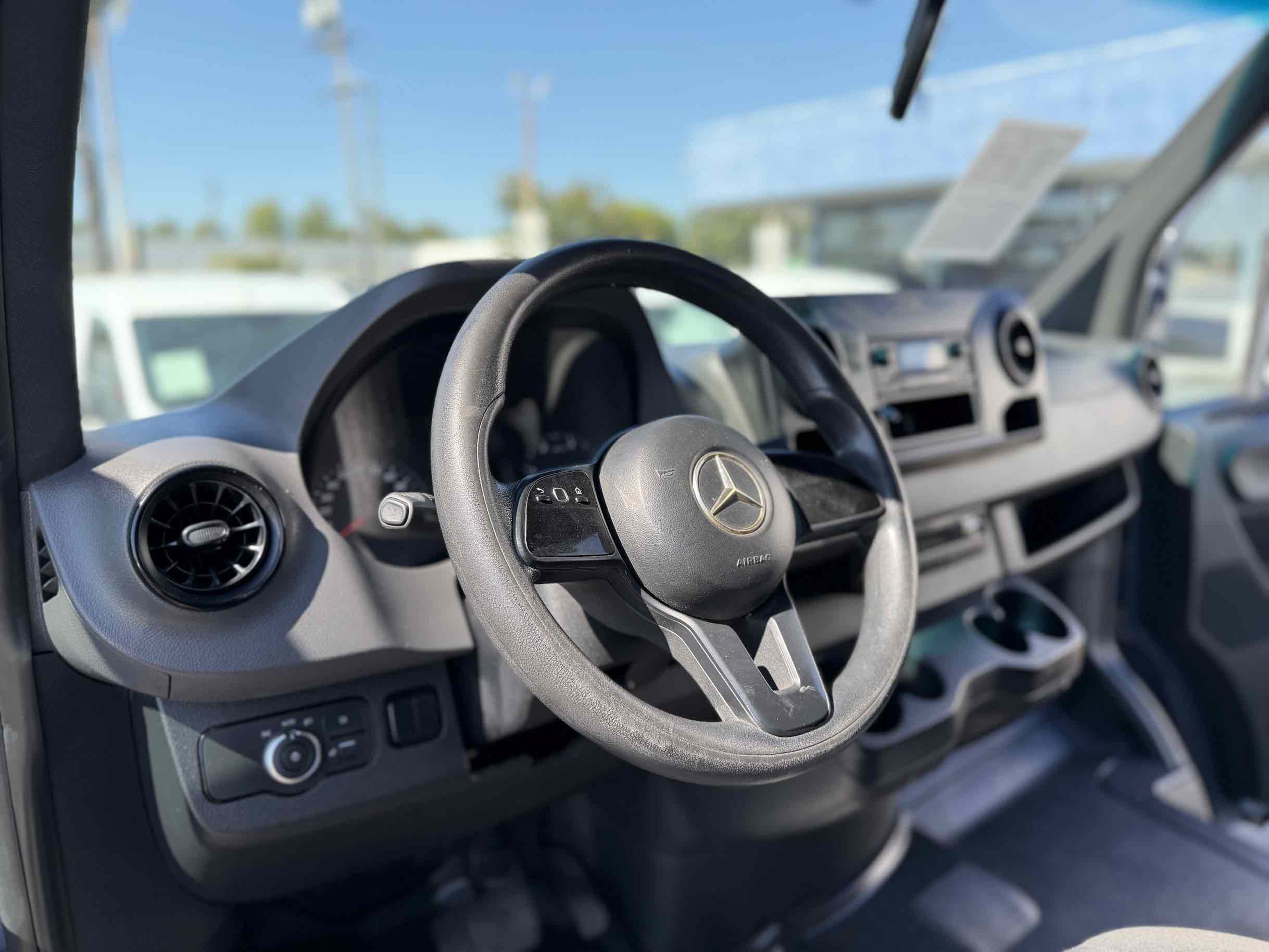 Used 2019 Mercedes-Benz Sprinter 144 image 17