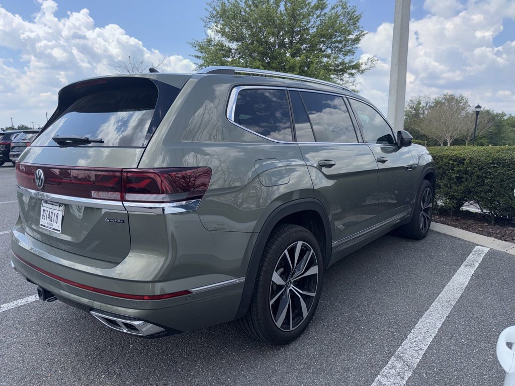 Used 2025 Volkswagen Atlas SEL Premium R-Line image 3