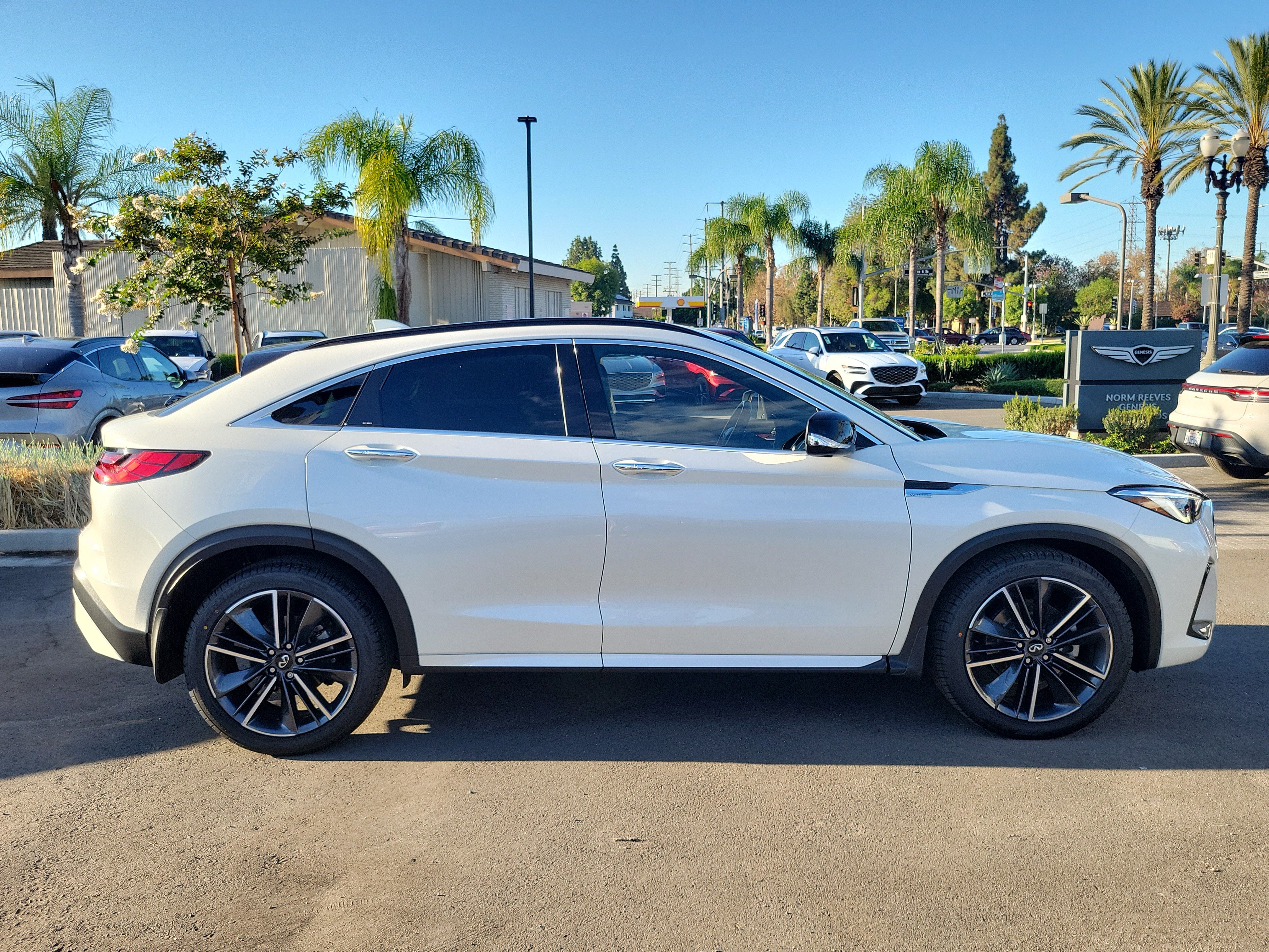 Used 2023 INFINITI QX55 Essential AWD/4WD image 5