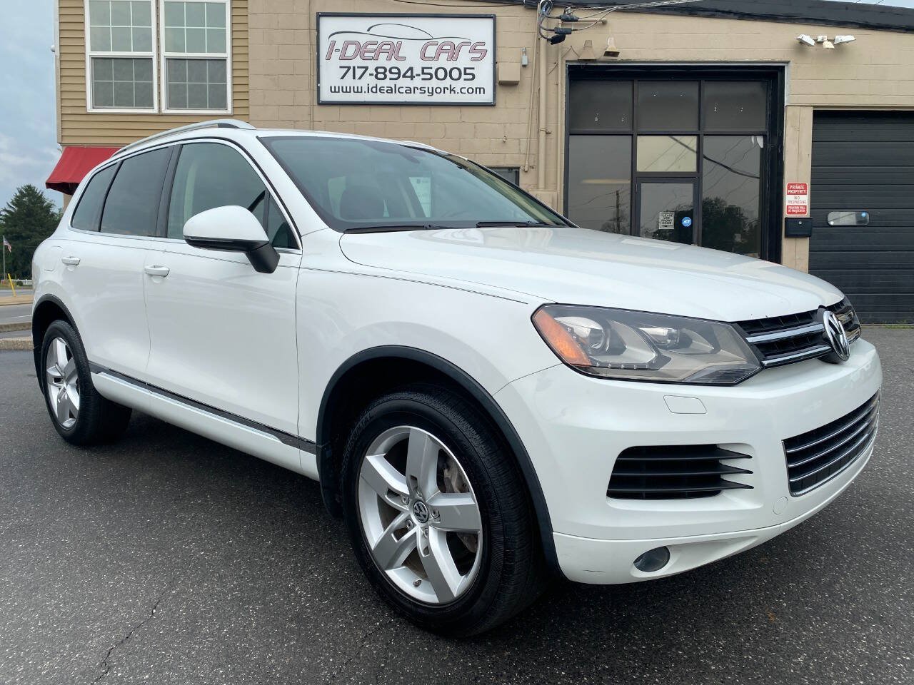 Used 2014 Volkswagen Touareg TDI AWD/4WD image 36