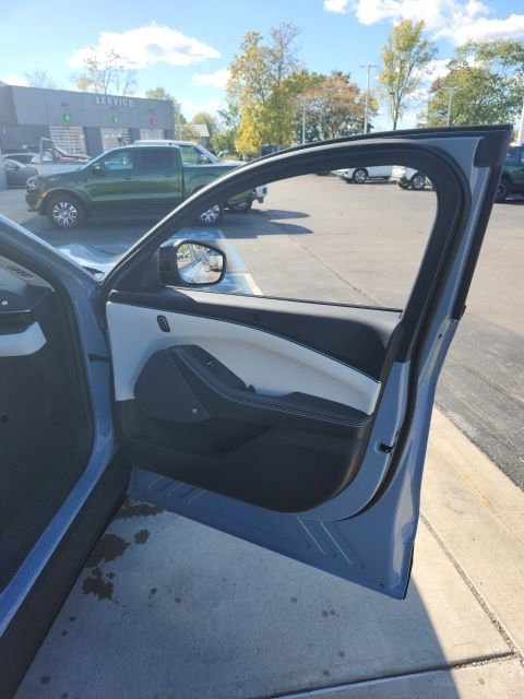 New 2025 Ford Mustang Mach-E Premium image 19