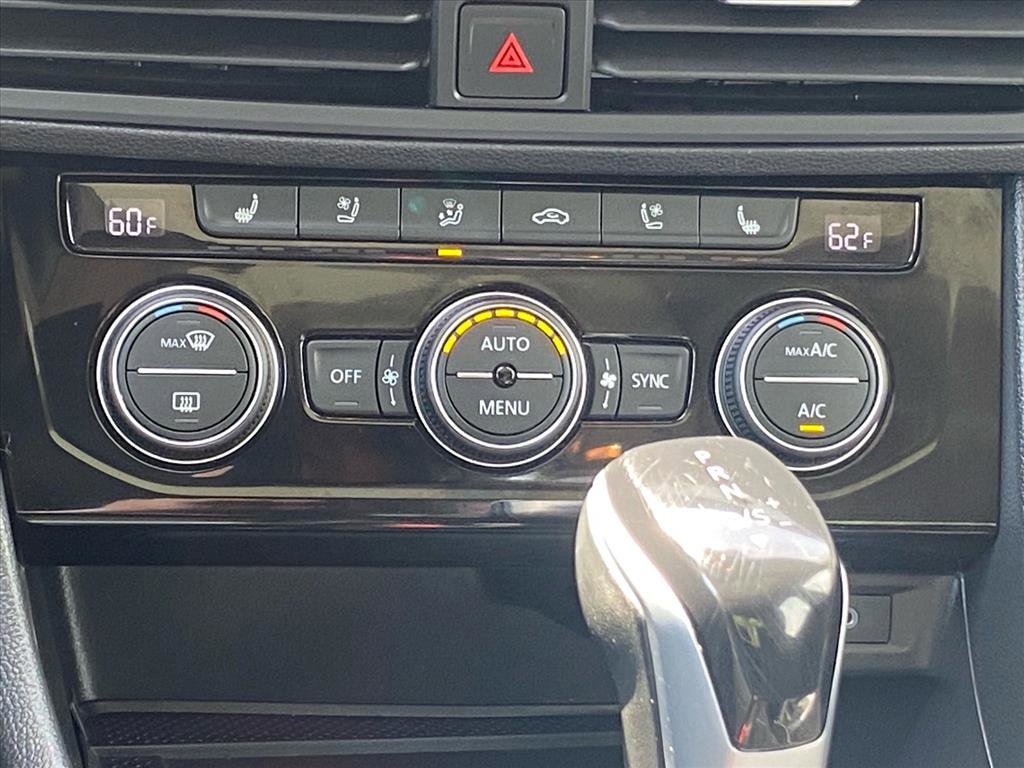 Certified 2023 Volkswagen Jetta SEL image 9