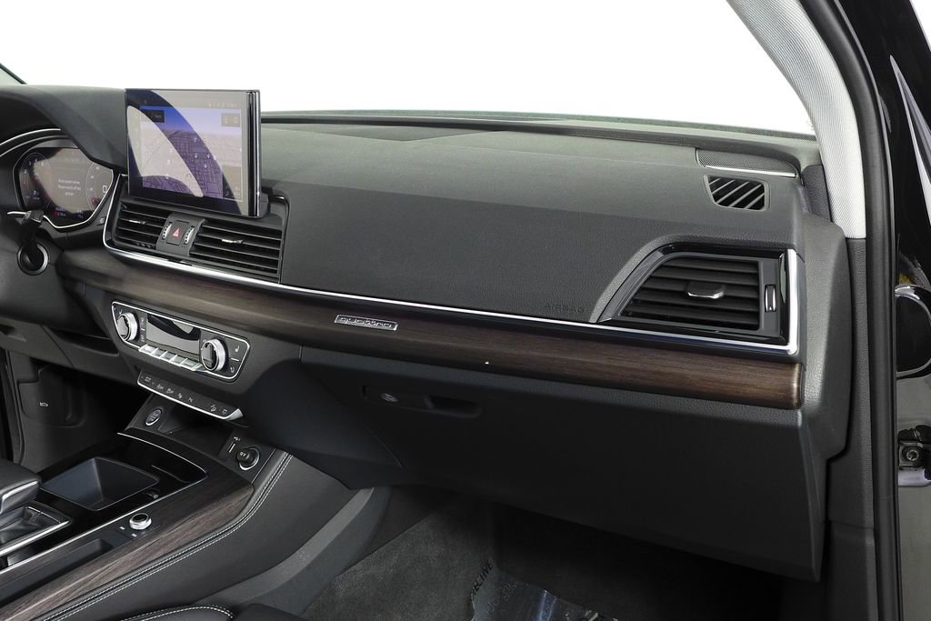 Used 2023 Audi Q5 Prestige w/ Prestige Package image 14