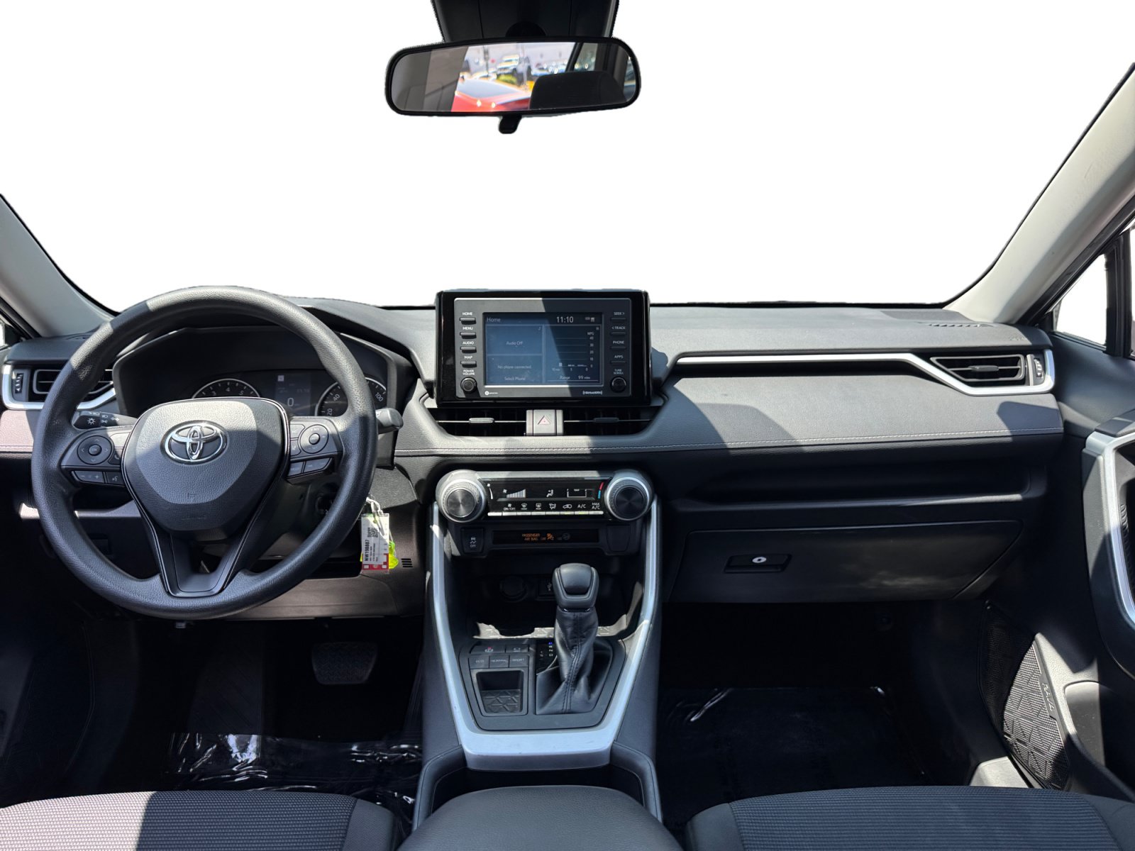 Used 2022 Toyota RAV4 LE FWD image 10