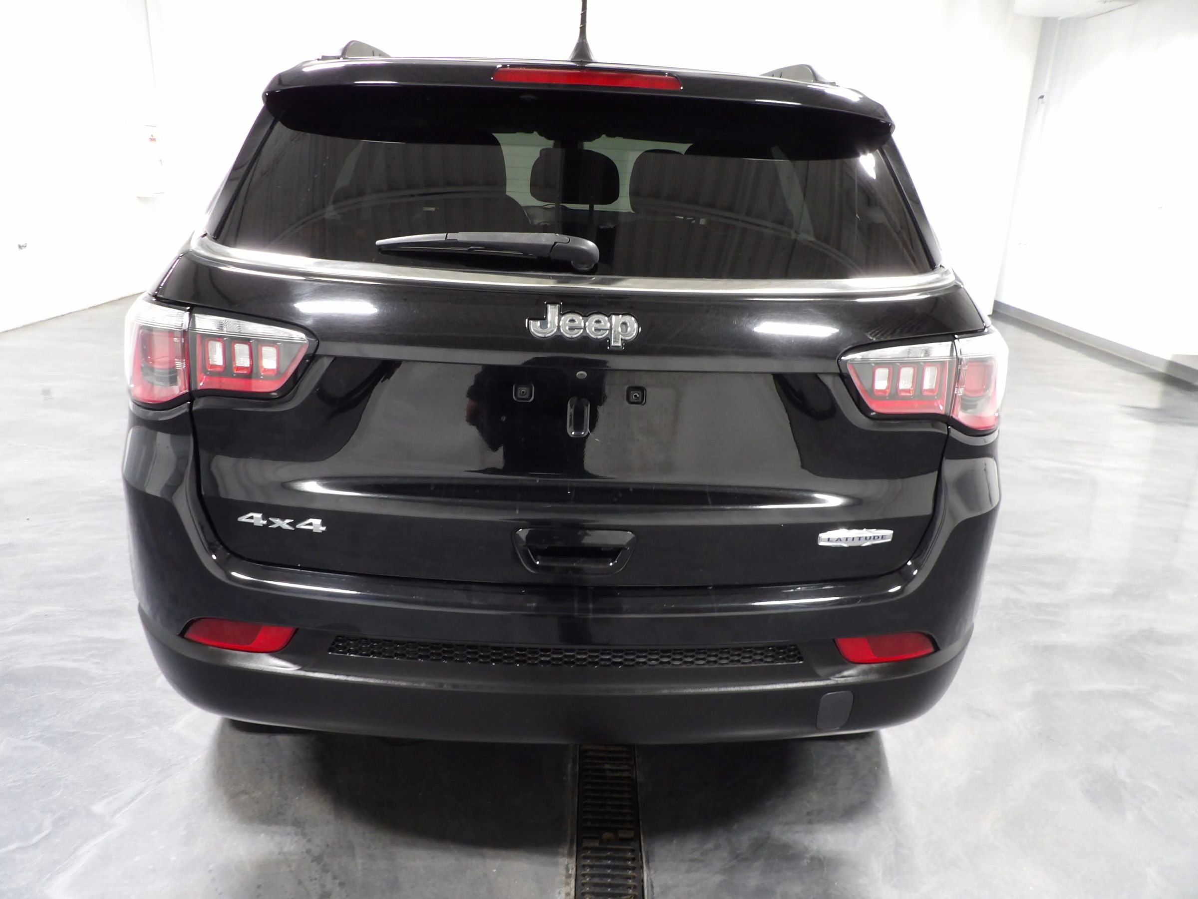 Used 2020 Jeep Compass Latitude AWD/4WD image 5