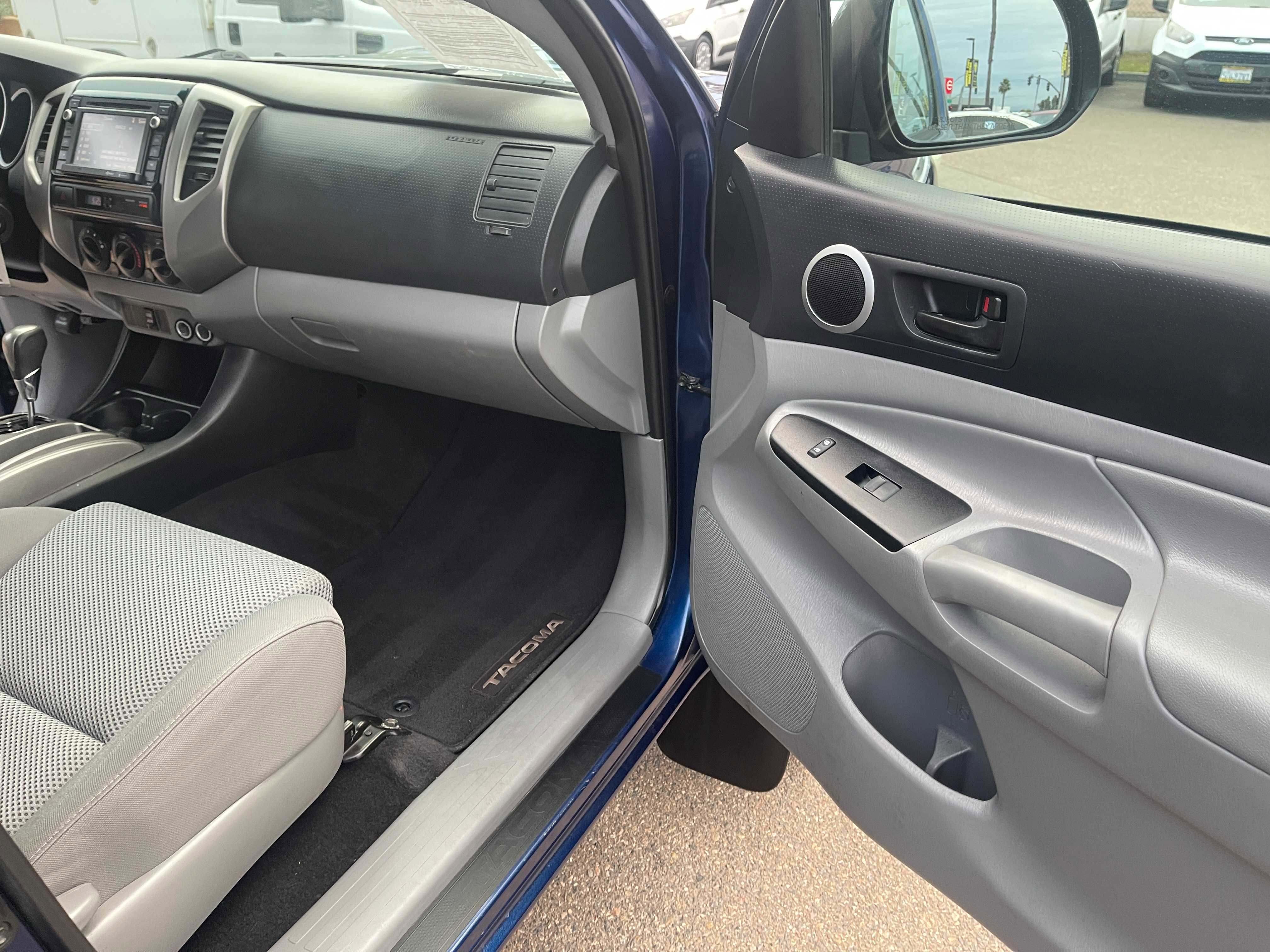 Used 2014 Toyota Tacoma PreRunner w/ TRD Sport Package RWD image 14