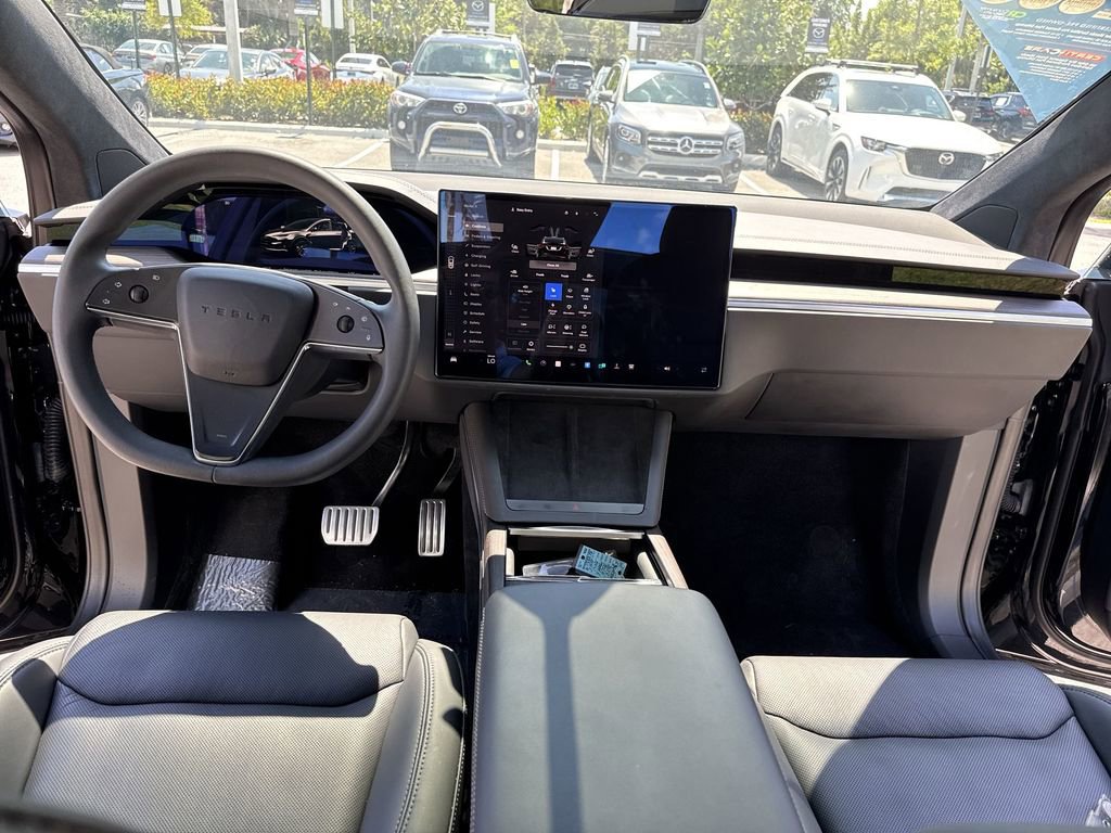 Used 2024 Tesla Model X image 37