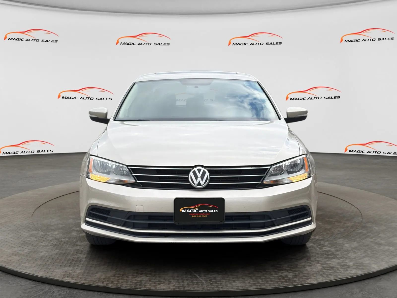 Used 2015 Volkswagen Jetta SE FWD image 3