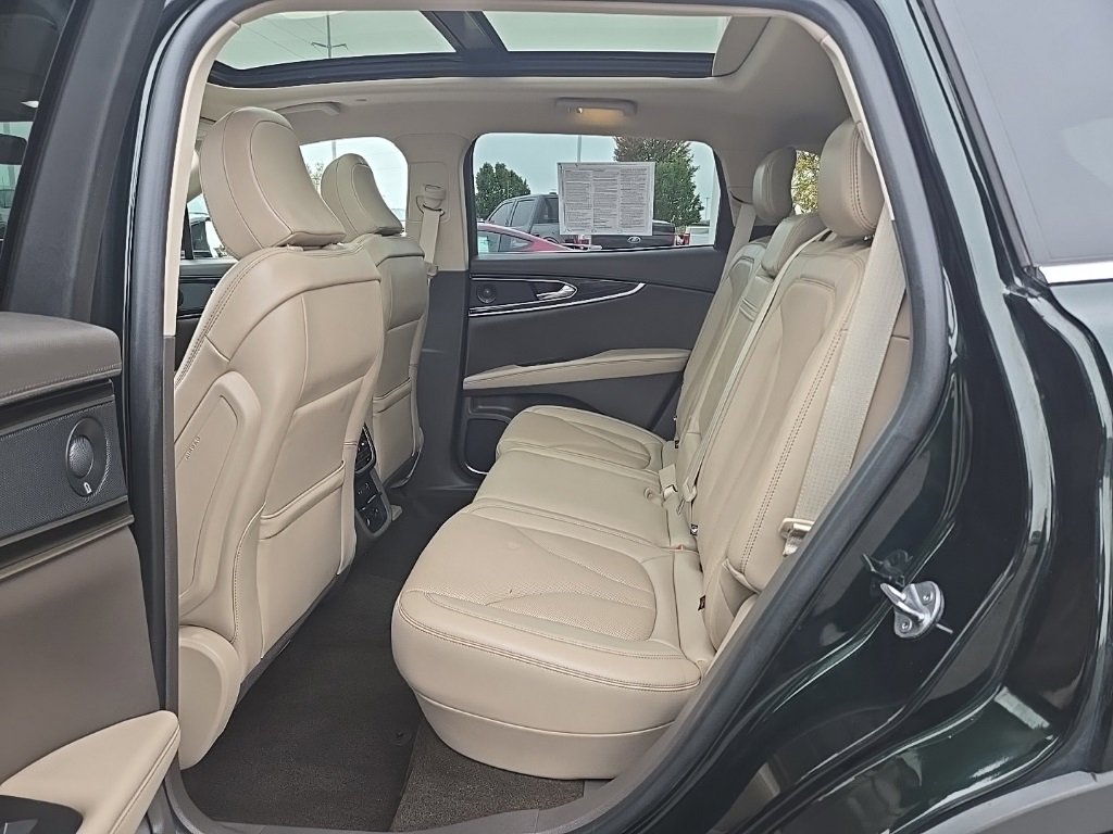 Used 2021 Lincoln Nautilus Reserve image 16