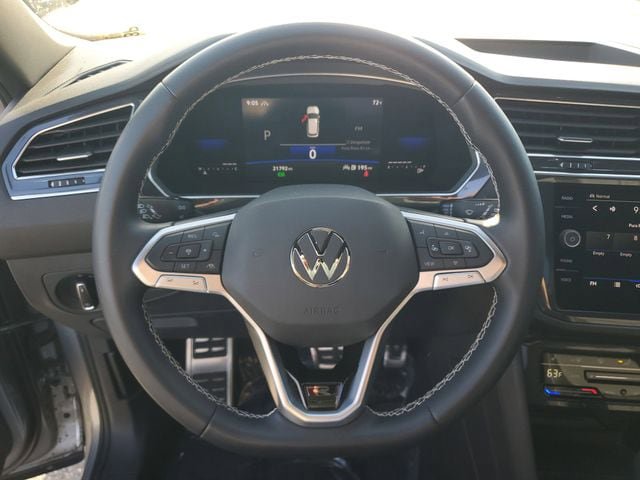 Certified 2023 Volkswagen Tiguan SE R-Line AWD/4WD image 19