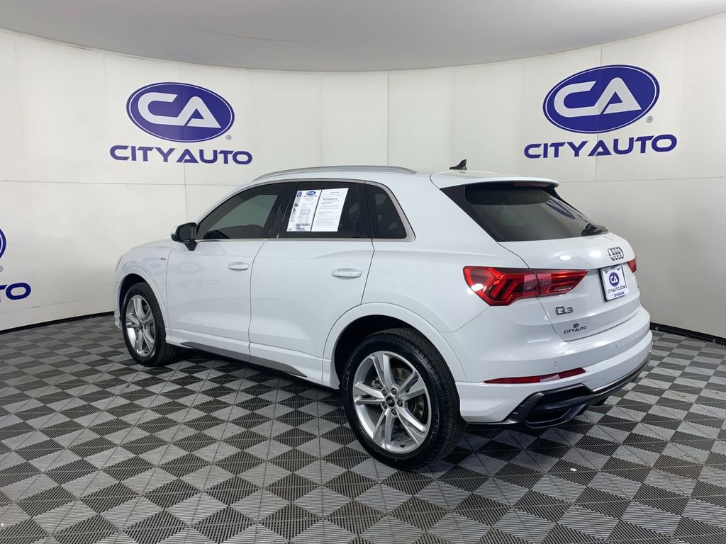Used 2022 Audi Q3 2.0T Premium Plus w/ Premium Plus Package AWD/4WD image 5