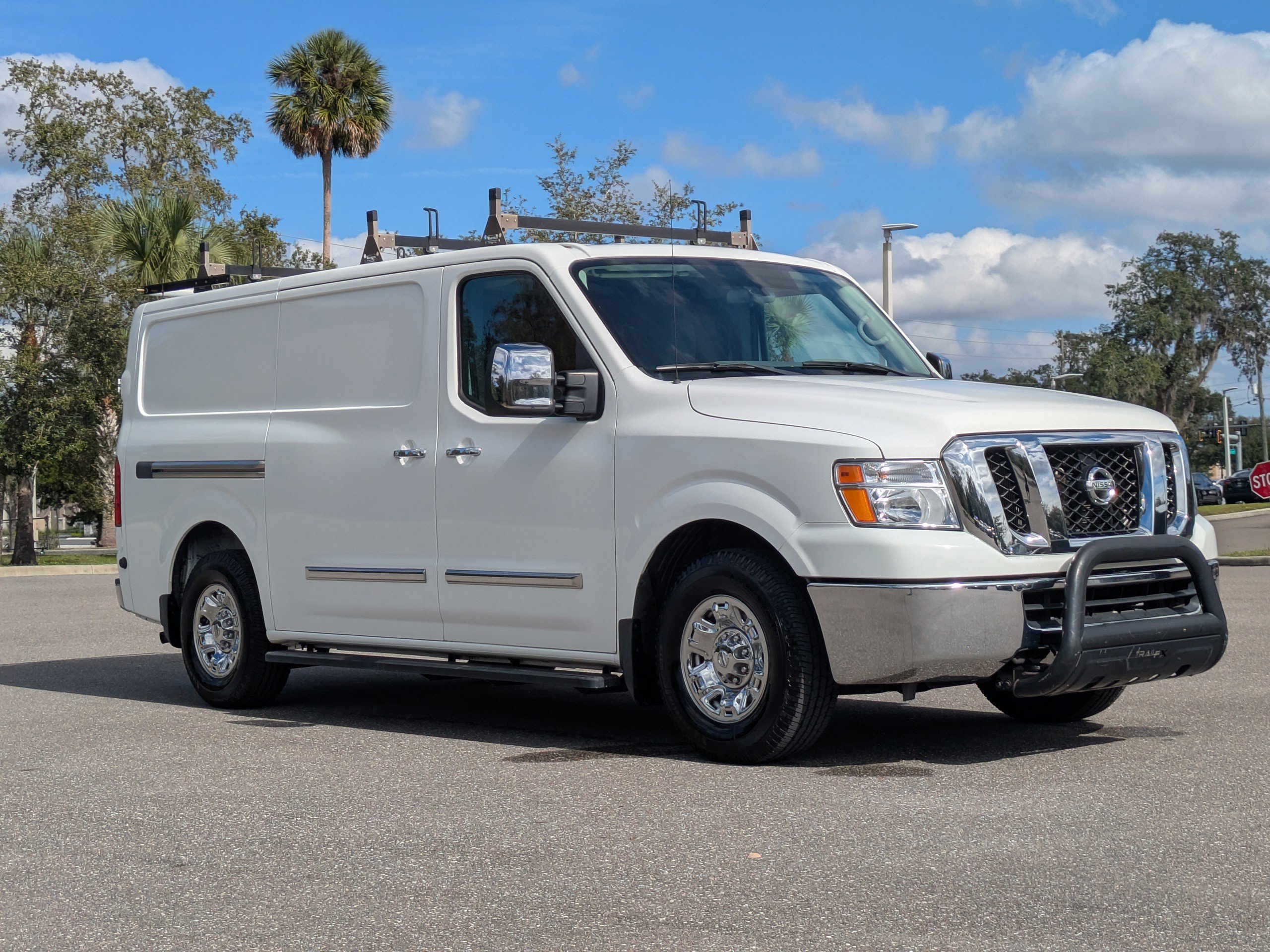 Used 2018 Nissan NV 3500 SL w/ Navigation Package image 2