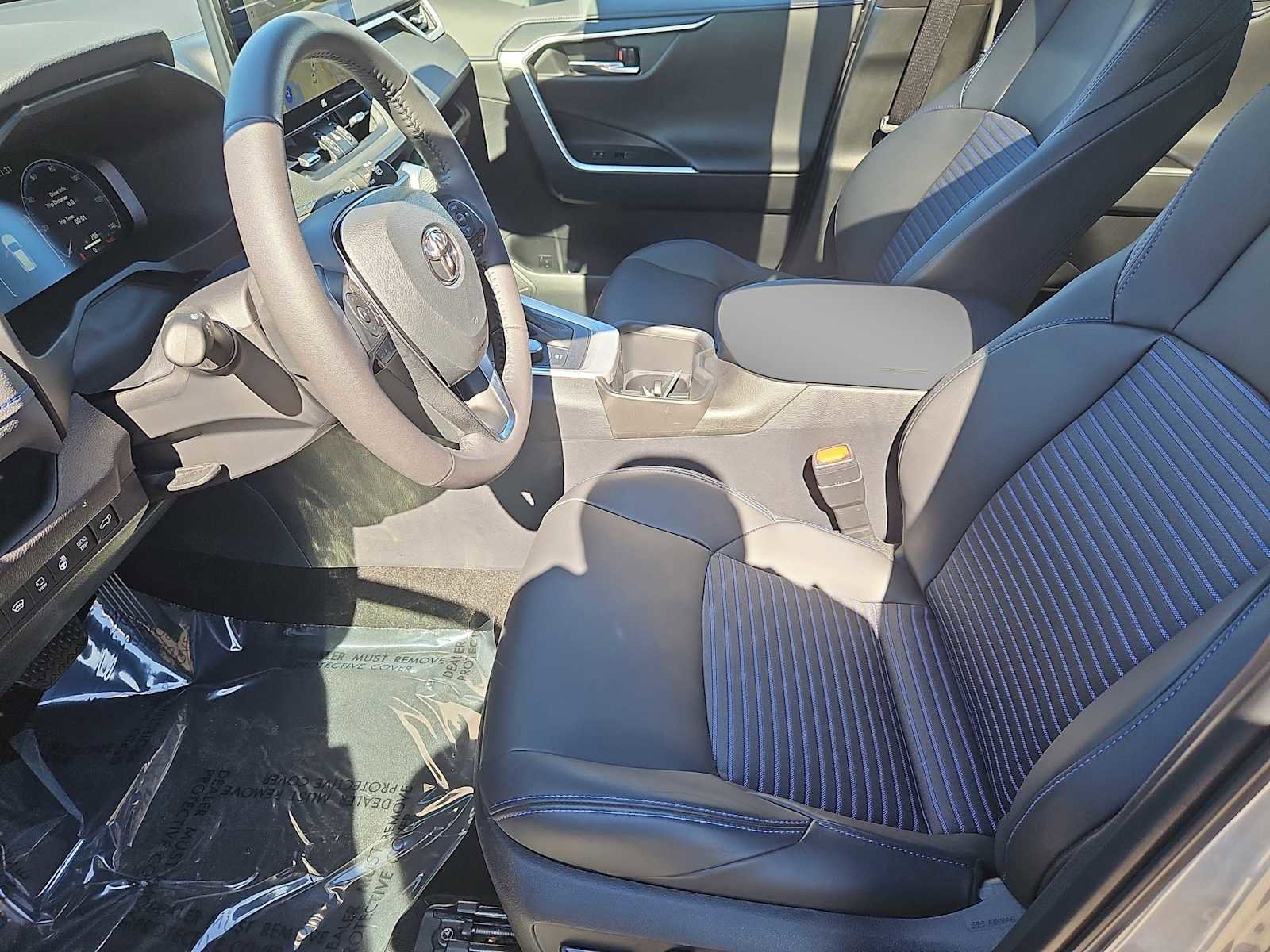 Used 2025 Toyota RAV4 XSE w/ Advanced Technology Package image 33