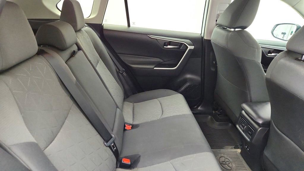 Used 2020 Toyota RAV4 XLE image 20