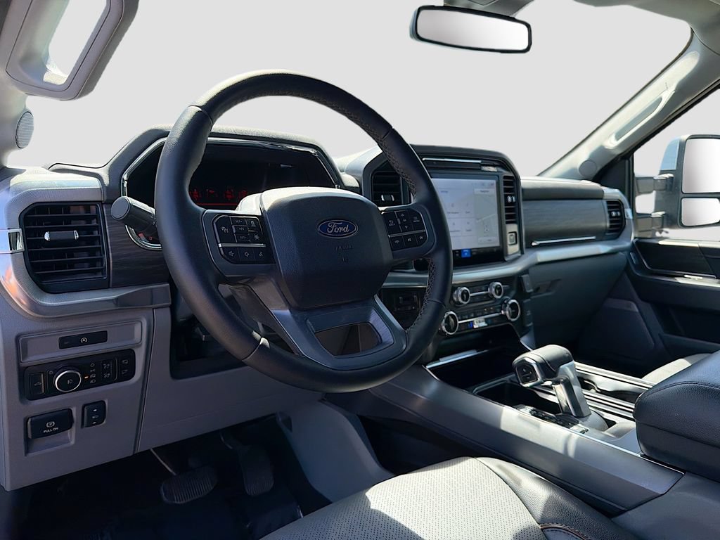 Used 2025 Ford F150 Lariat w/ Equipment Group 501A Mid AWD/4WD image 9