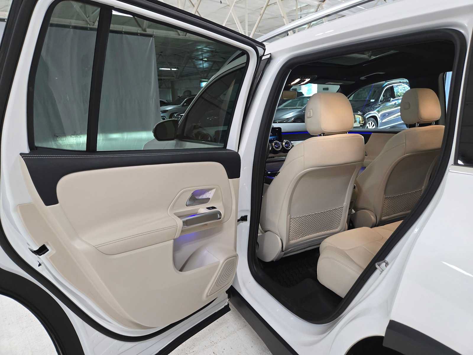 Used 2024 Mercedes-Benz GLB 250 4MATIC image 15