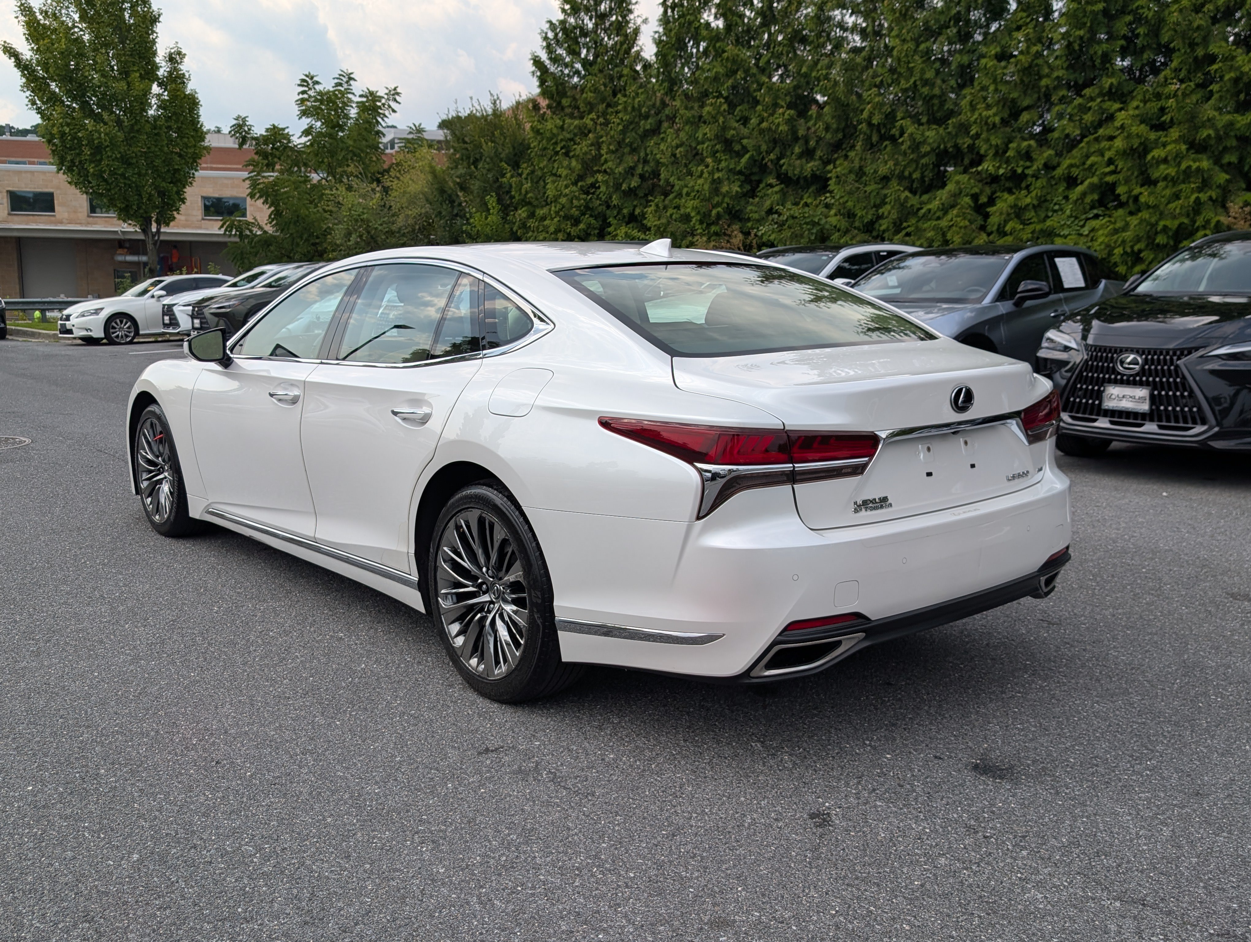Used 2018 Lexus LS 500 AWD w/ Interior Upgrade Package image 5