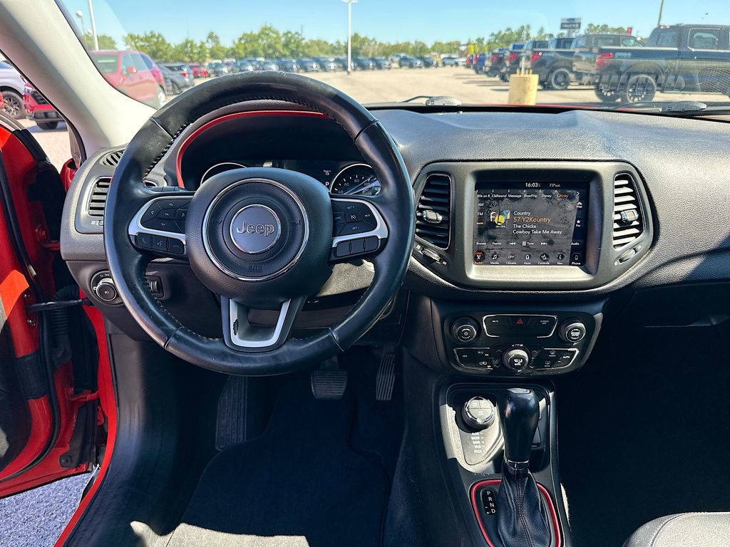 Used 2018 Jeep Compass Trailhawk w/ Leather Interior Group AWD/4WD image 19