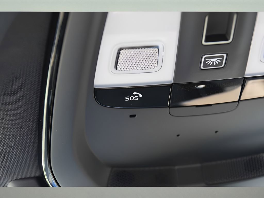 New 2026 Volvo XC90 B6 Plus w/ Protection Package Premier image 38