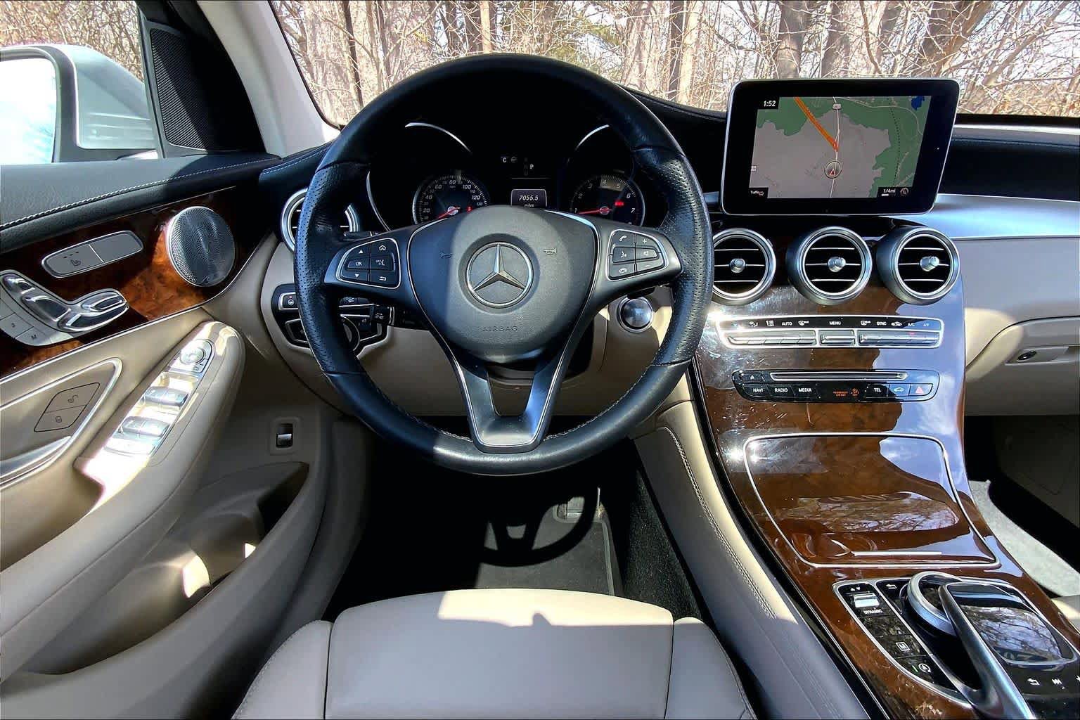 Used 2019 Mercedes-Benz GLC 300 4MATIC image 6