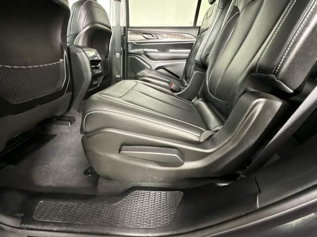 Used 2023 Jeep Grand Cherokee L Limited w/ Luxury Tech Group II AWD/4WD image 24