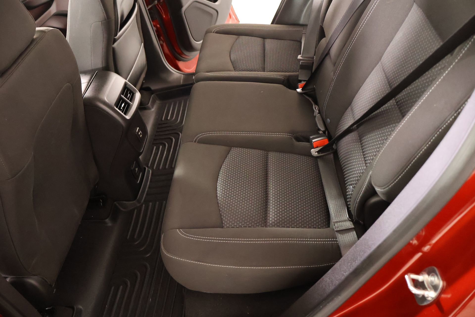 Used 2024 GMC Terrain SLE w/ Driver Convenience Package image 11