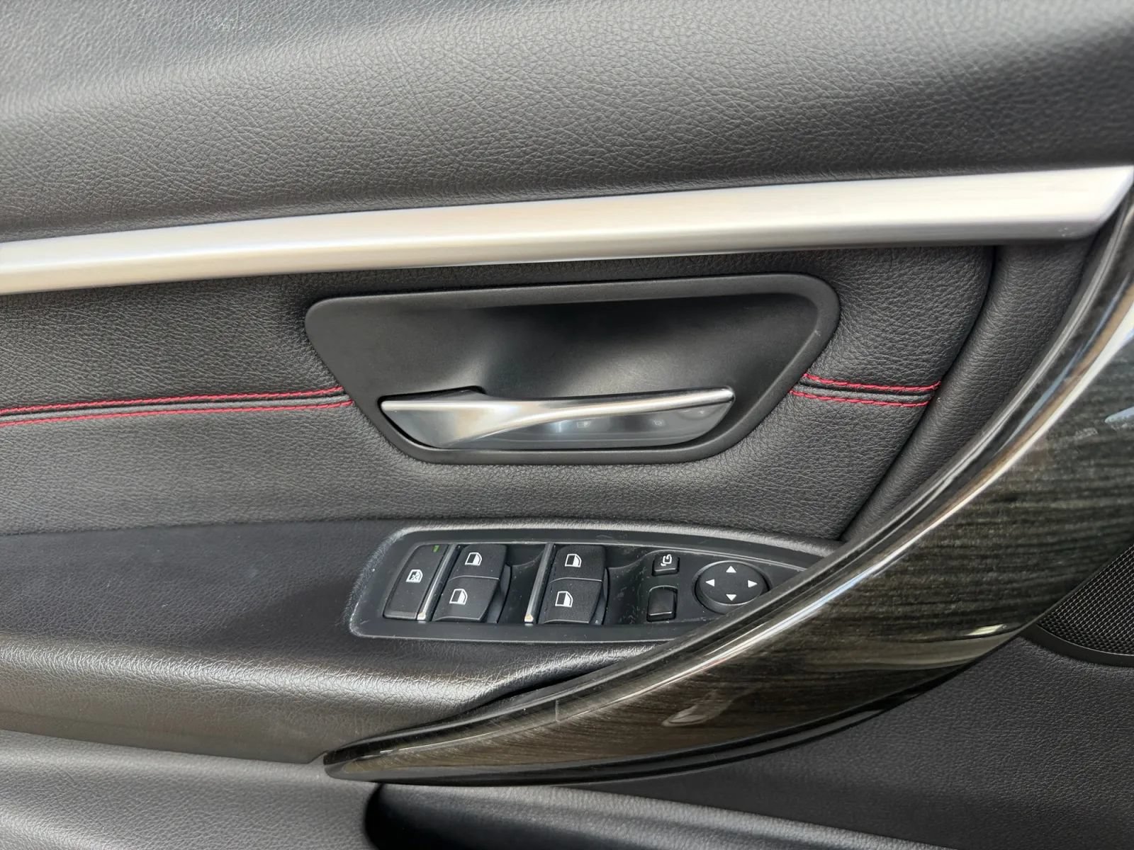 Used 2018 BMW 330i Sedan RWD image 13