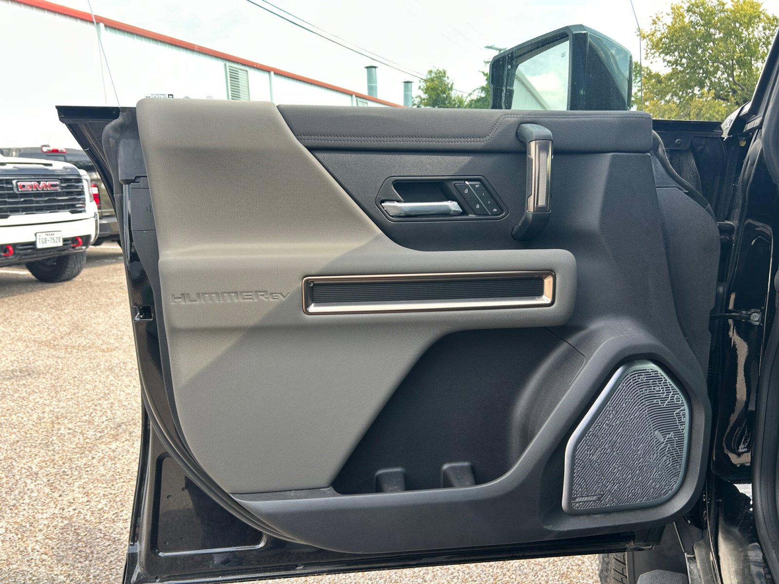 New 2025 GMC Hummer EV 2X w/ LPO, Sport Package image 28