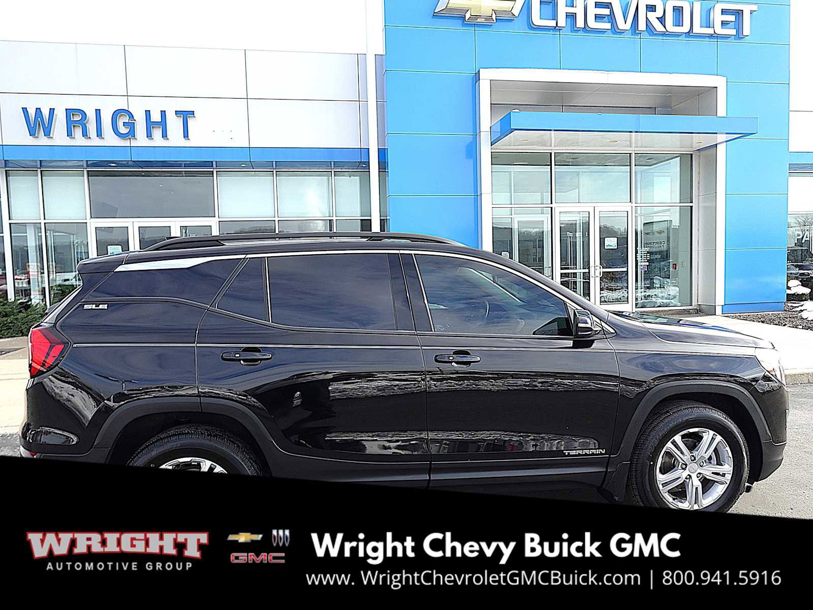 Used 2020 GMC Terrain SLE w/ Driver Convenience Package image 2